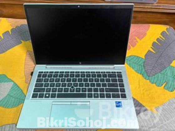 HP elitebook g8 raizen 7